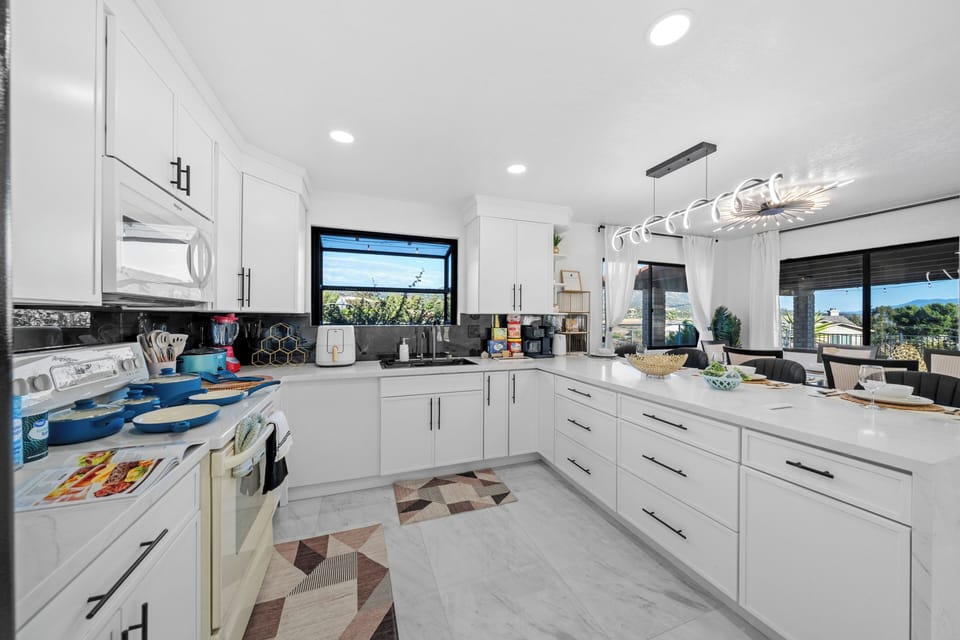 Where function meets form — a chef’s dream, fully stocked and styled.