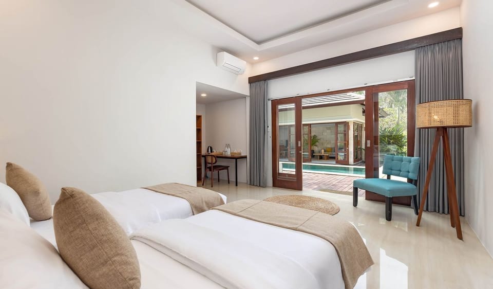 Deluxe Bungalow, 2 Twin Beds | In-room safe, blackout drapes, free WiFi, bed sheets