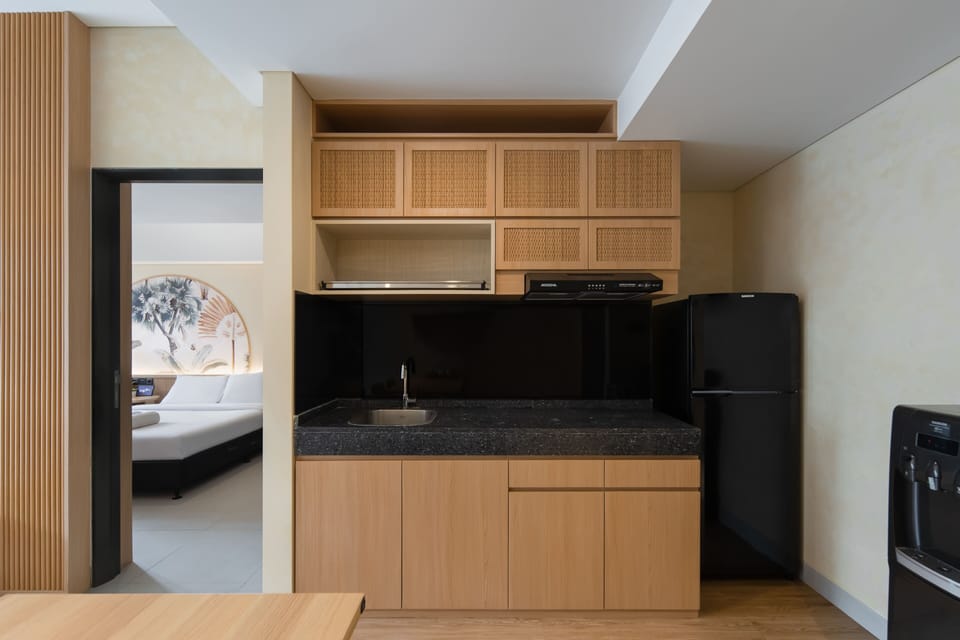 Apartment, 1 Queen Bed, Balcony | Desk, free WiFi, bed sheets