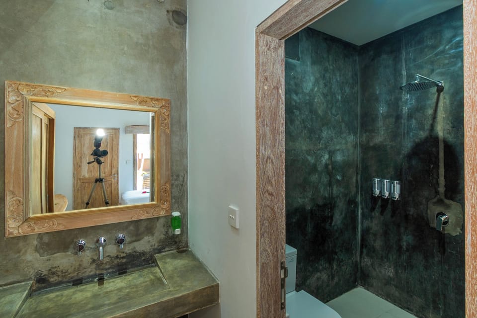 Shower, towels, soap, shampoo