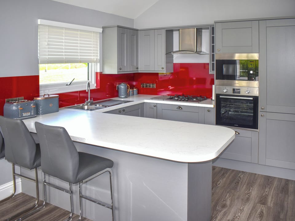 Kitchen | Oak Park One - Oak Park Lakes, Tiverton