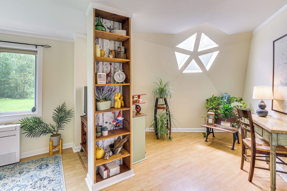 Den | 1st Floor