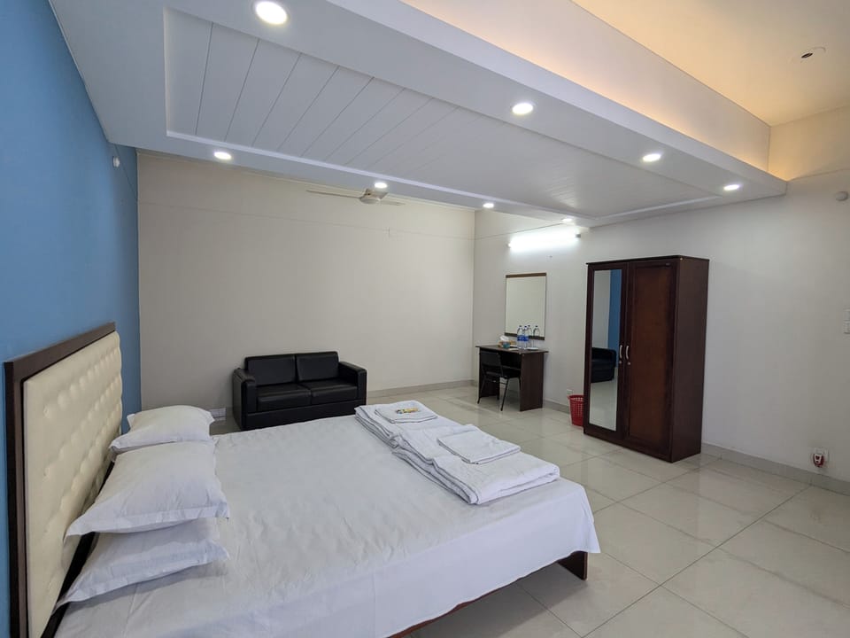 Deluxe Studio, Balcony, City View | Desk, laptop workspace, free WiFi