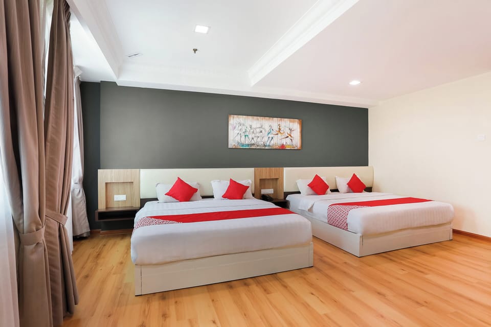 Family Suite | Desk, free WiFi, bed sheets