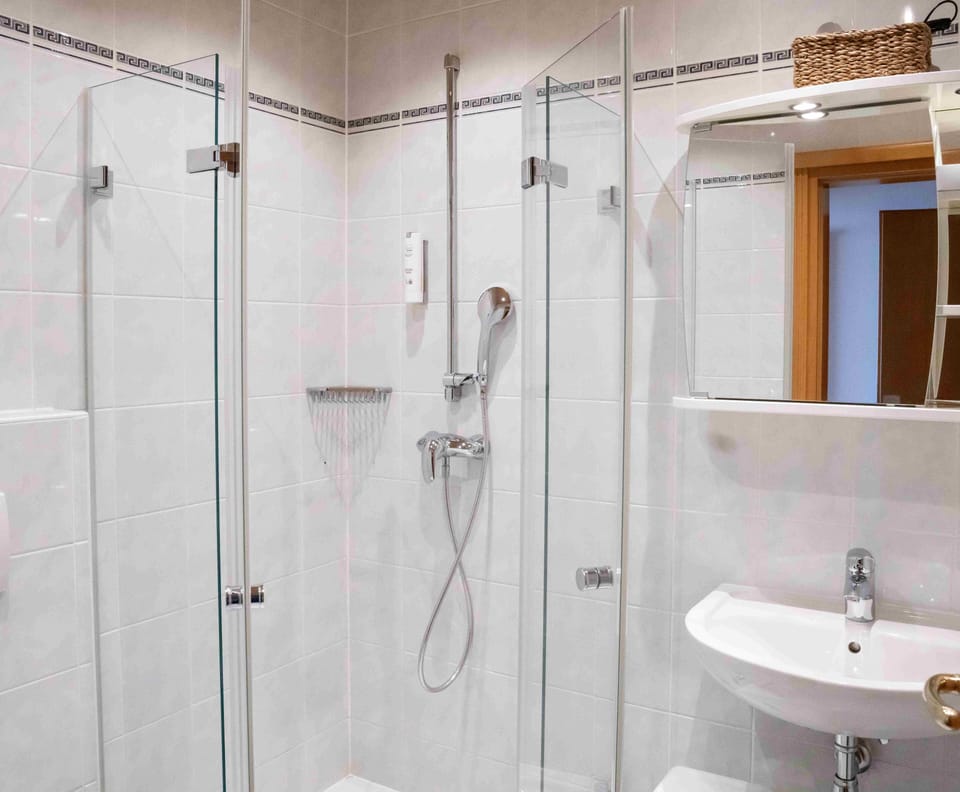 Double Room | Bathroom