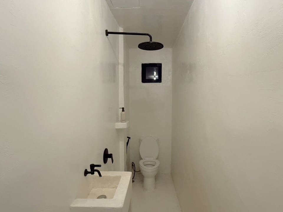 Shower, towels, soap, shampoo