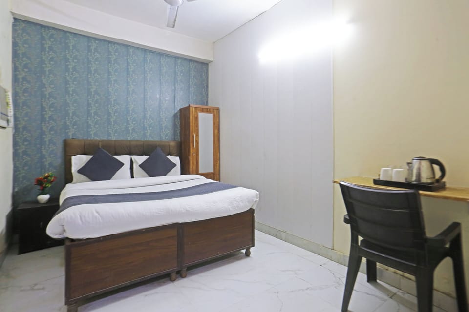 Deluxe Double or Twin Room, Balcony, City View | Egyptian cotton sheets, premium bedding, down comforters