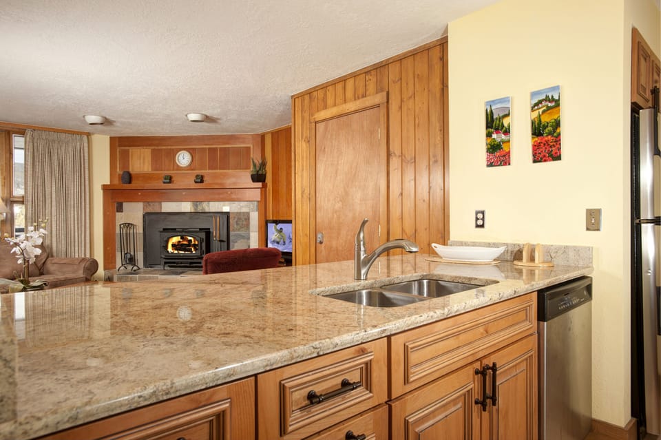 Fridge, microwave, coffee/tea maker