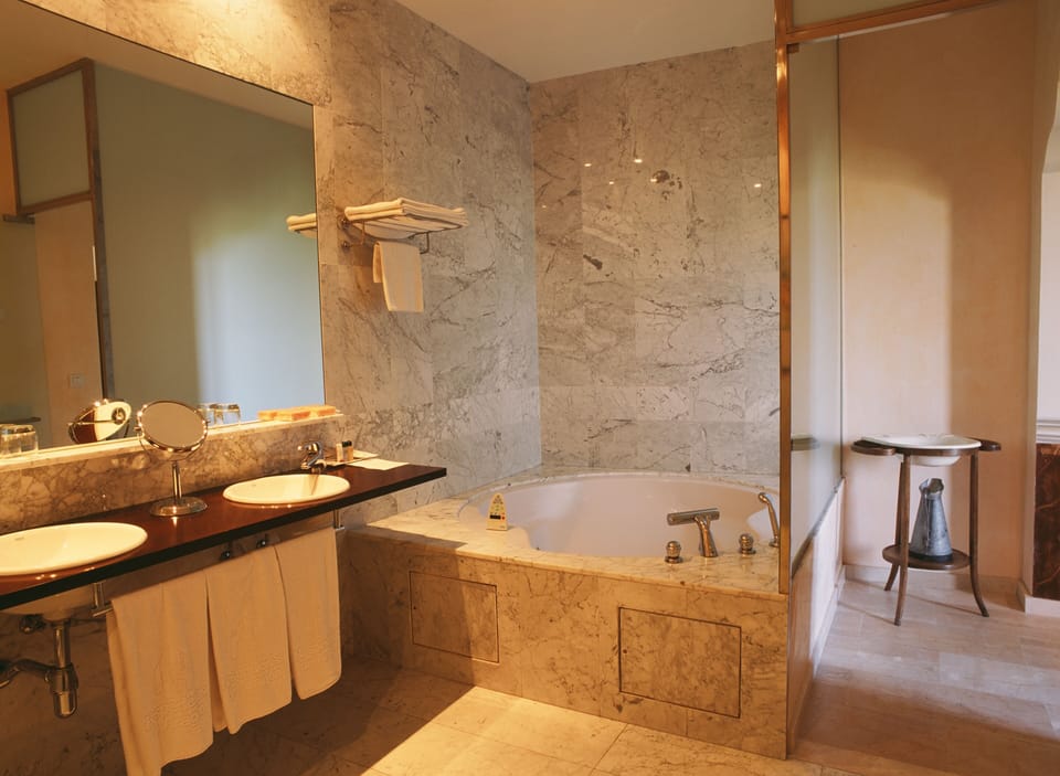 Junior Suite | Free WiFi, bed sheets
