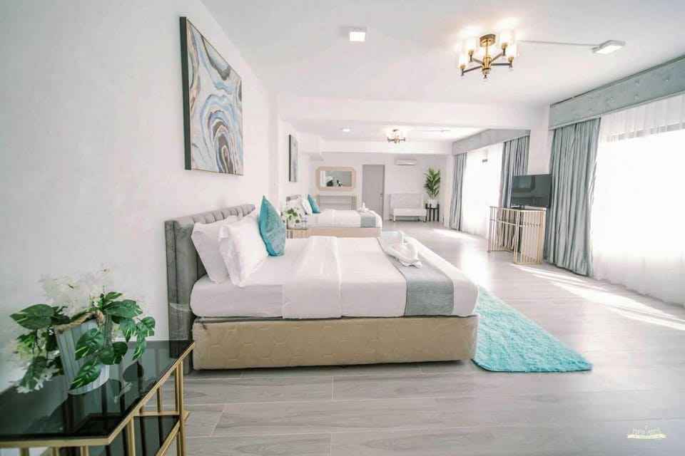 Deluxe Room, Balcony | Free WiFi