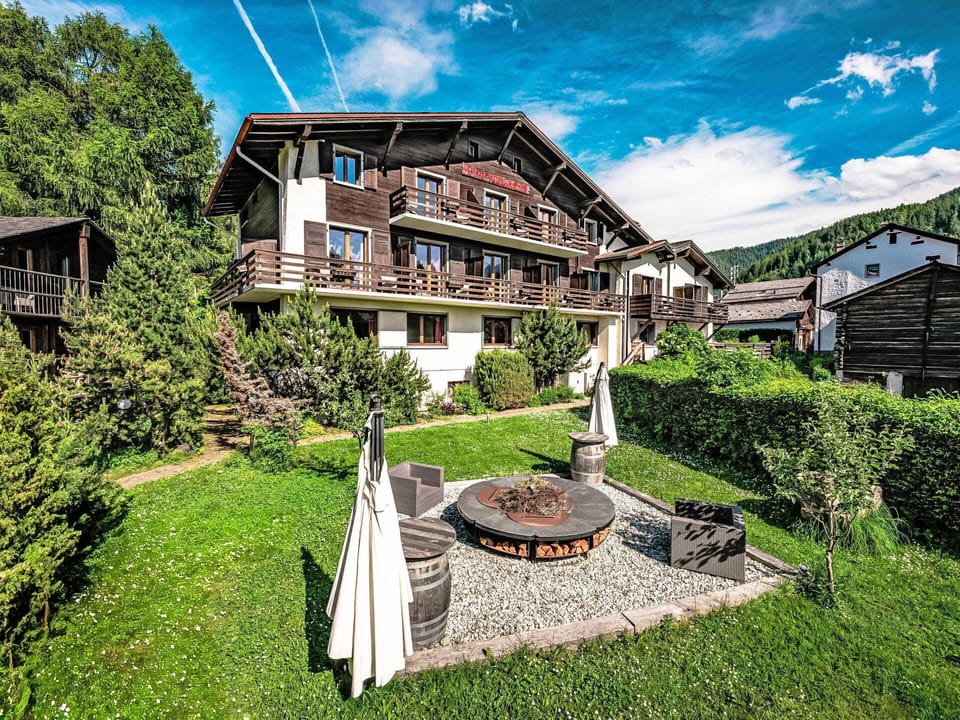 Home, Cottage, Garden, Estate, Yard, Villa, Farmhouse, Mountain Village