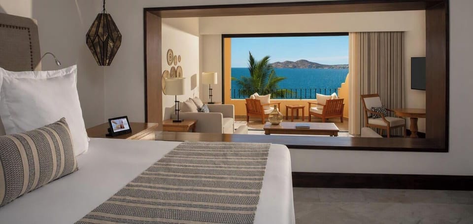 Honeymoon Suite Ocean View | Egyptian cotton sheets, premium bedding, minibar, in-room safe