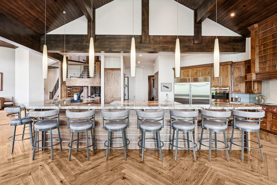wrap around bar and seating in the chefs kitchen at grandview