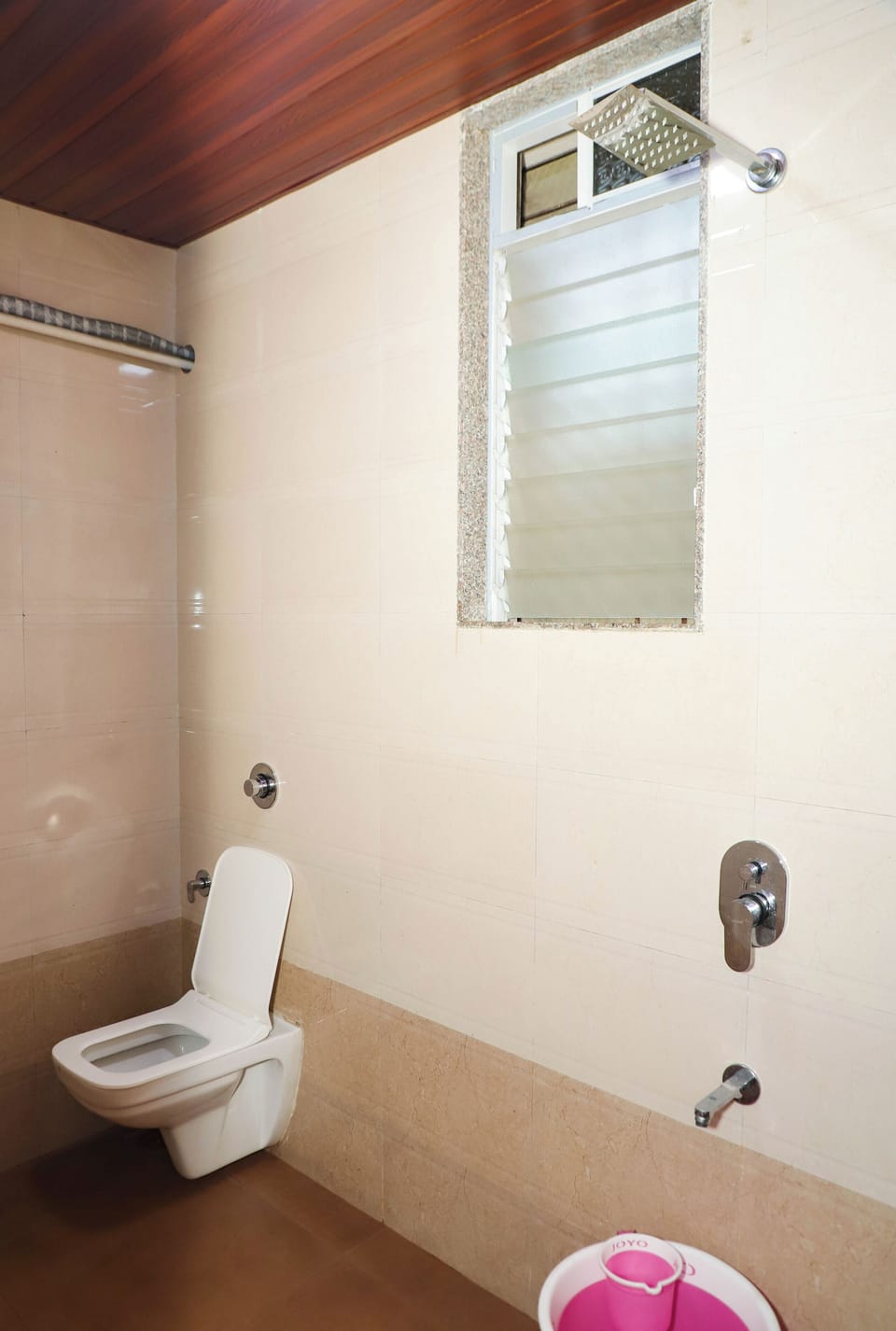 Shower, towels, soap, shampoo