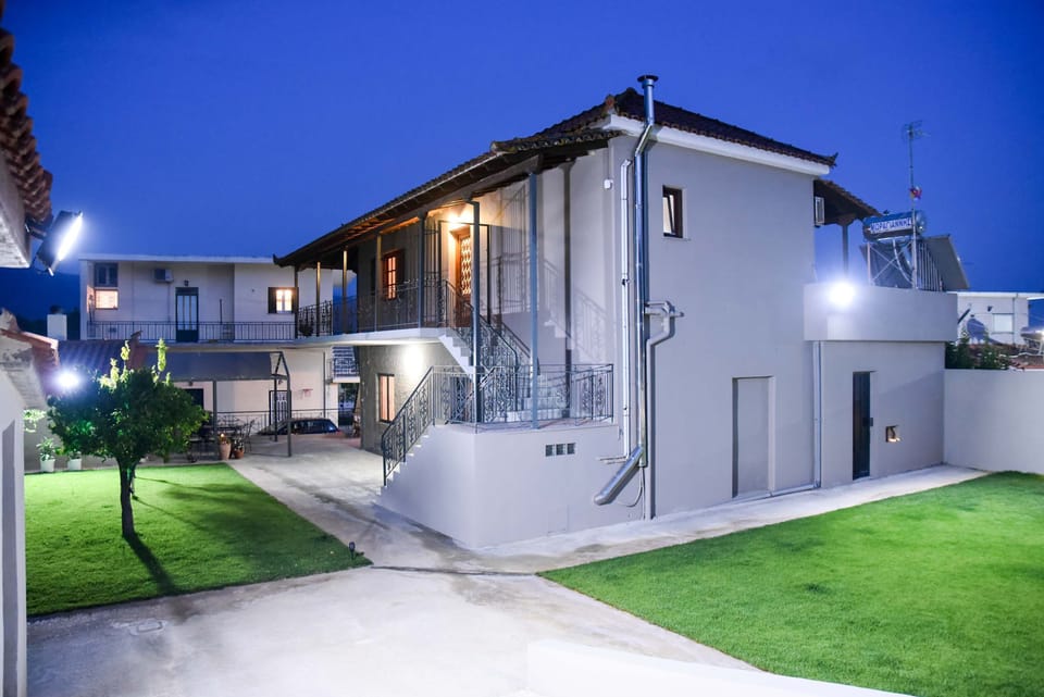 House | 2 bedrooms, desk, Internet