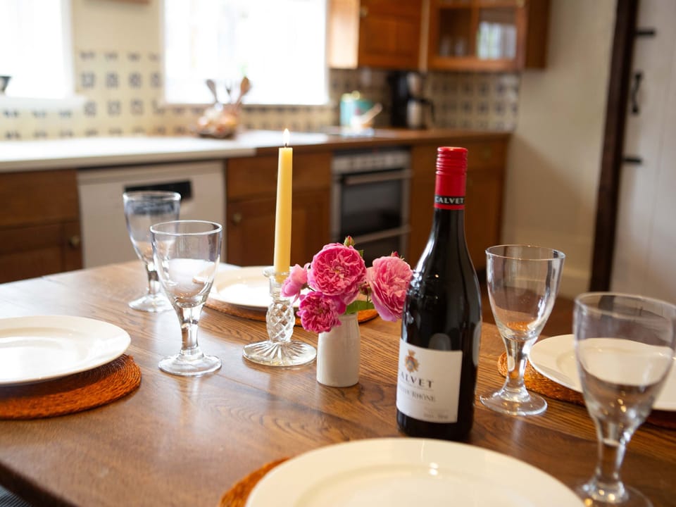 Cottage | Dining