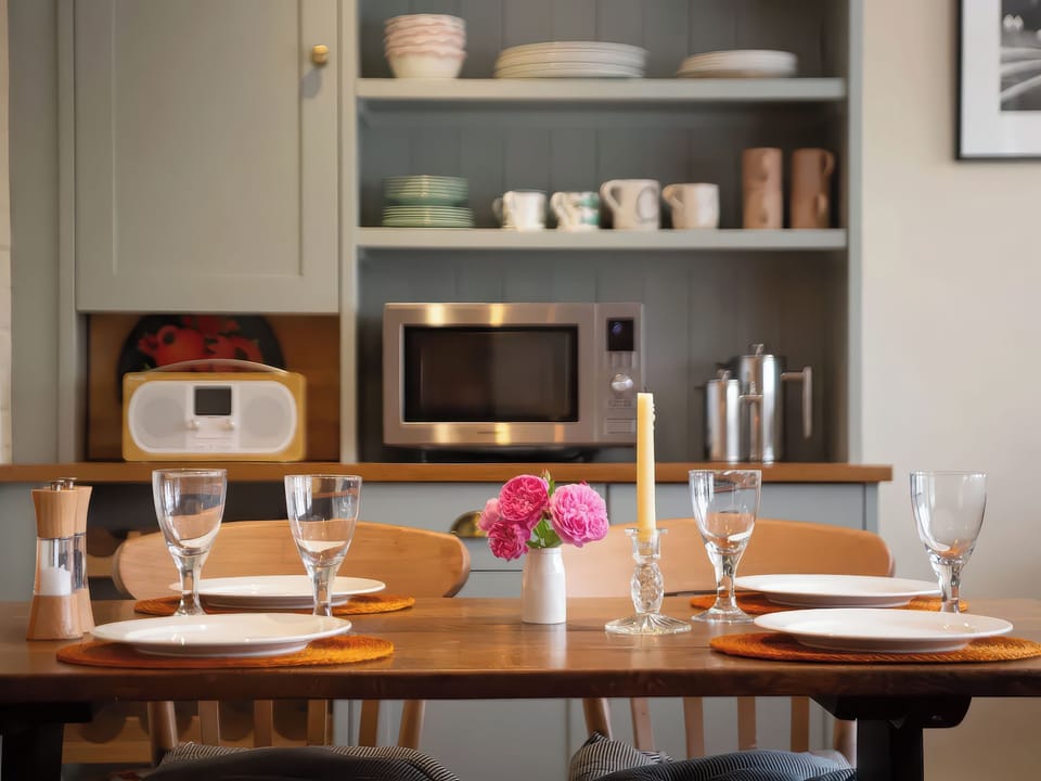 Cottage | Dining