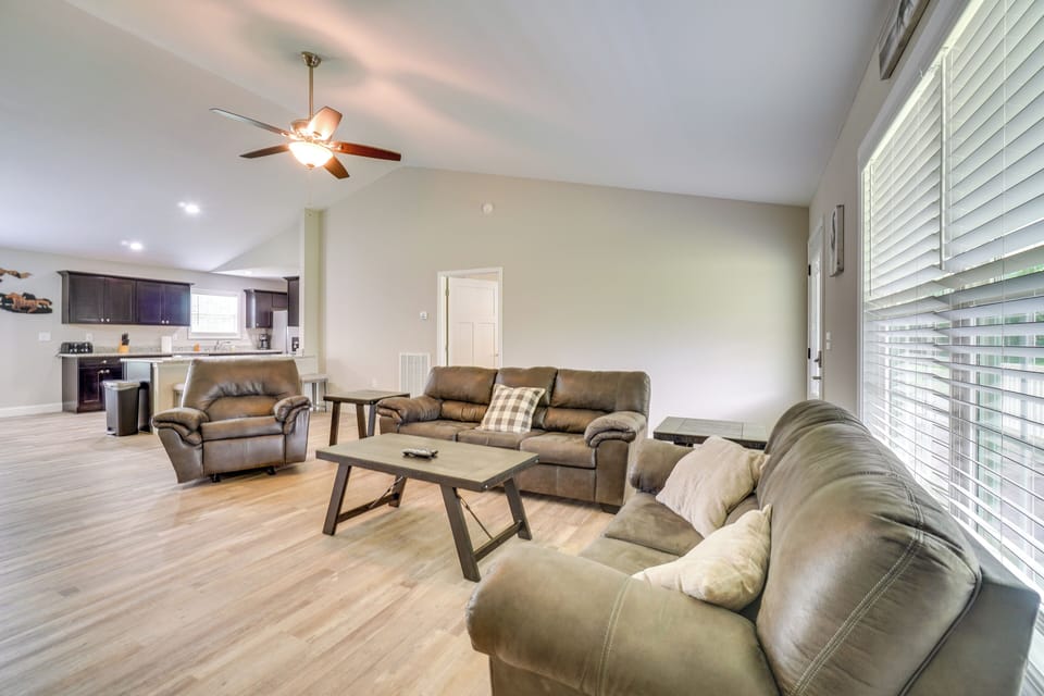 House (3 Bedrooms) | Interior
