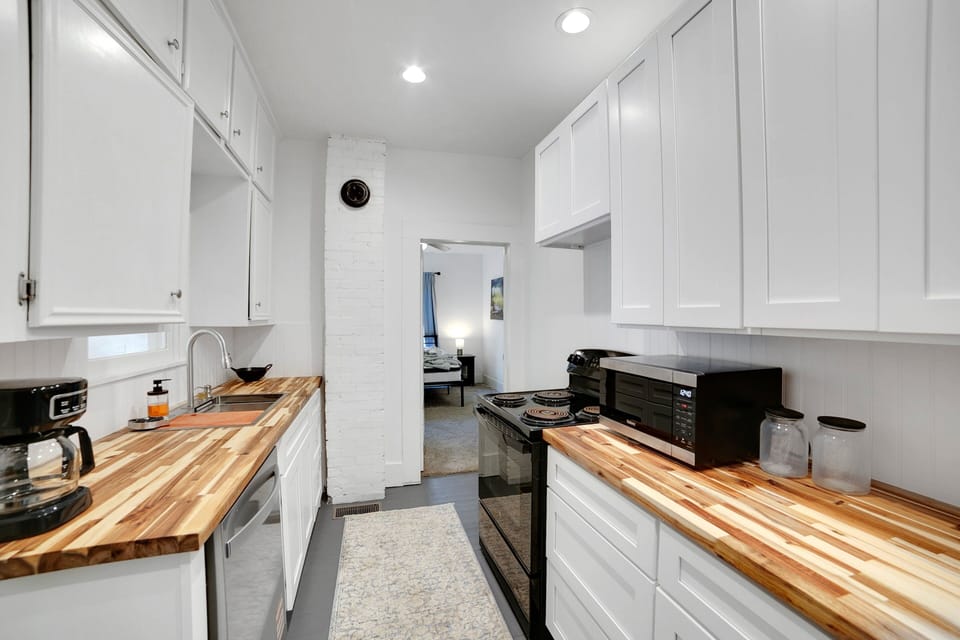 House, 3 Bedrooms | Private kitchen | Coffee/tea maker, fridge, oven, toaster