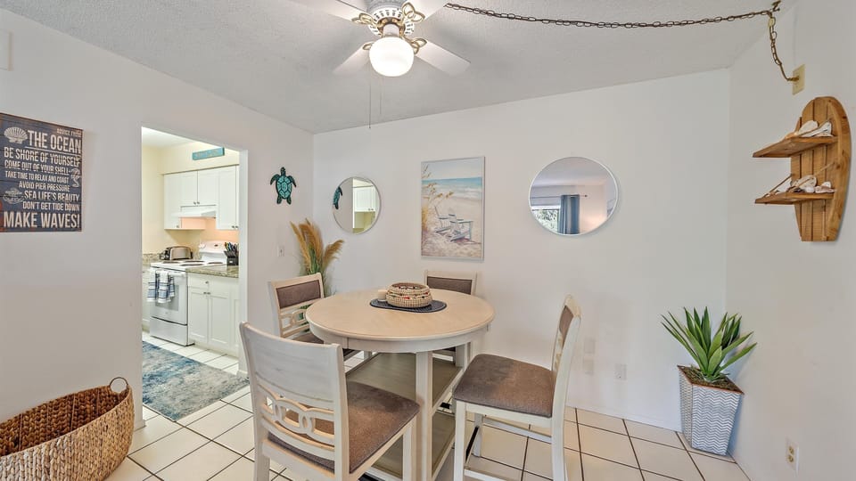 Condo, 1 Bedroom | Dining