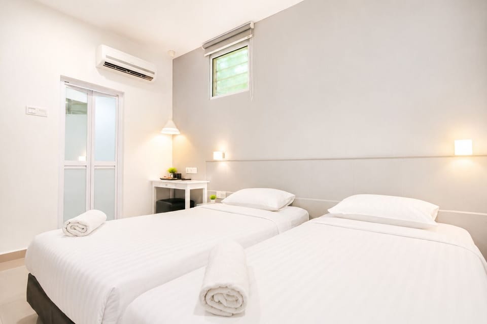 Superior Twin Room | Desk, free WiFi, bed sheets