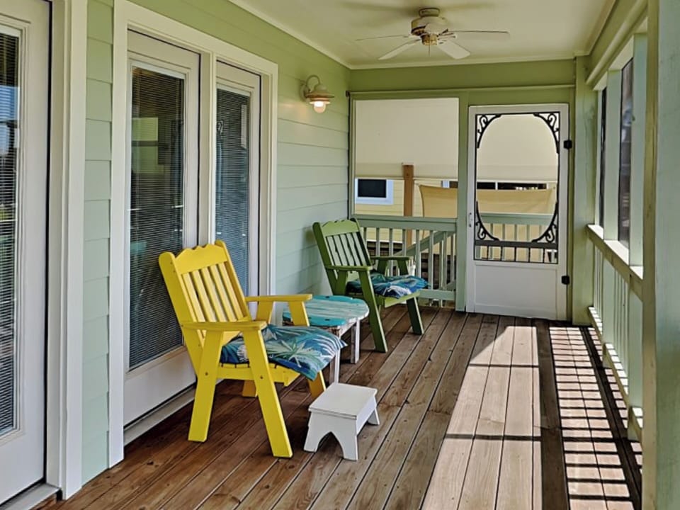 Screened-in Patio/Sunroom