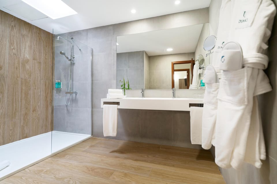 Villa, 2 Bedrooms | Bathroom | Shower, hair dryer, slippers, towels