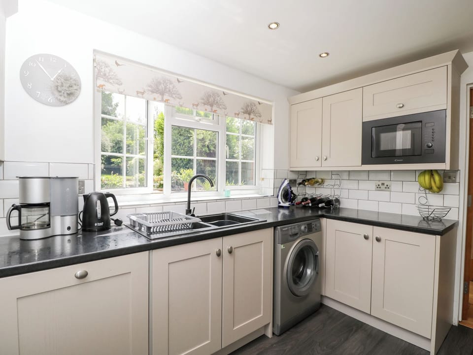 Dishwasher, cookware/dishes/utensils