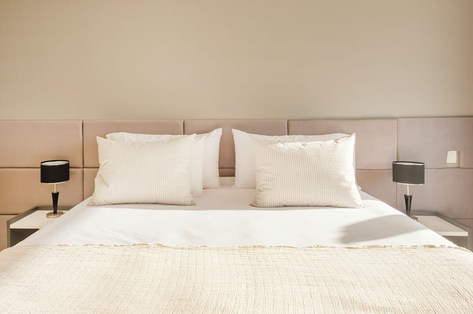 Deluxe Apartment, Park View | Iron/ironing board, cribs/infant beds, free WiFi, bed sheets