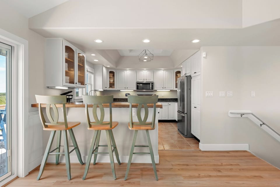 SN2514: Port 51 | Top Level Kitchen