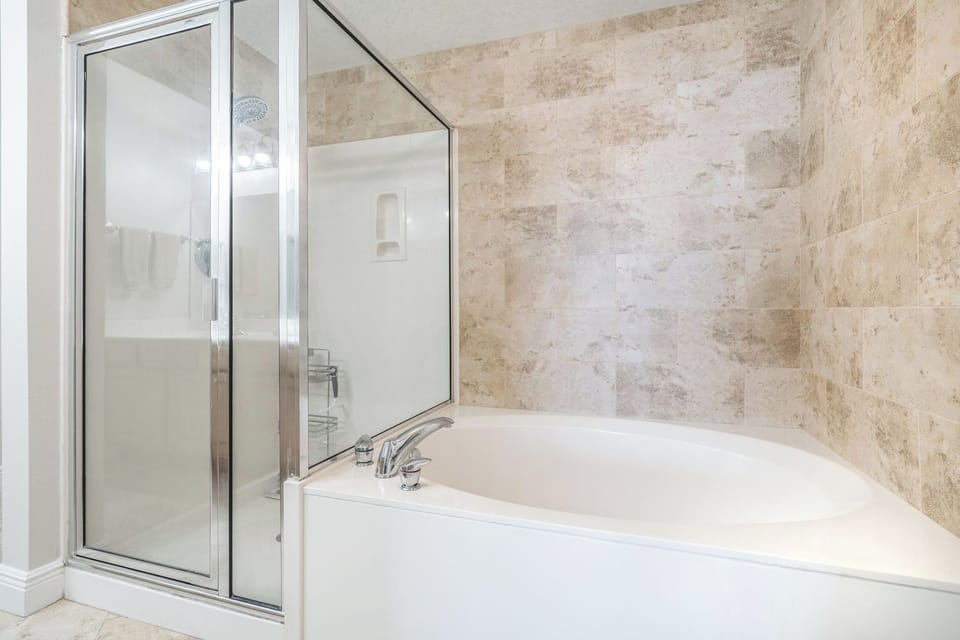 Walk in tub