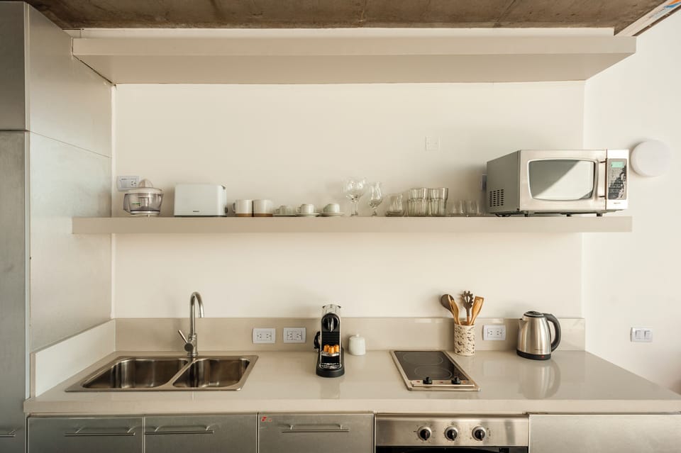 Coffee/tea maker, electric kettle