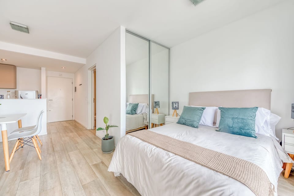 Basic Studio, City View | Iron/ironing board, cribs/infant beds, free WiFi, bed sheets