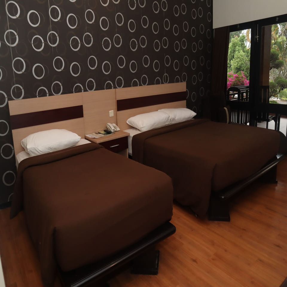 Superior Triple Room (with double bed) | Minibar, desk, free WiFi