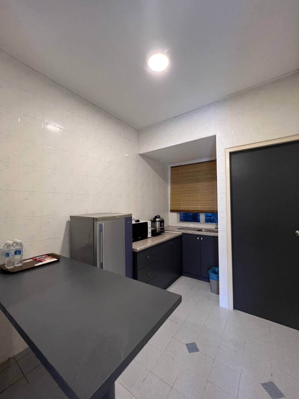 Deluxe Apartment, 2 Bedrooms, Sea View | Private kitchen | Electric kettle
