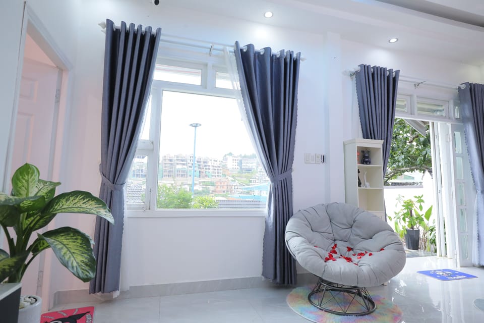 Deluxe Villa, 4 Bedrooms, Courtyard View | Living area