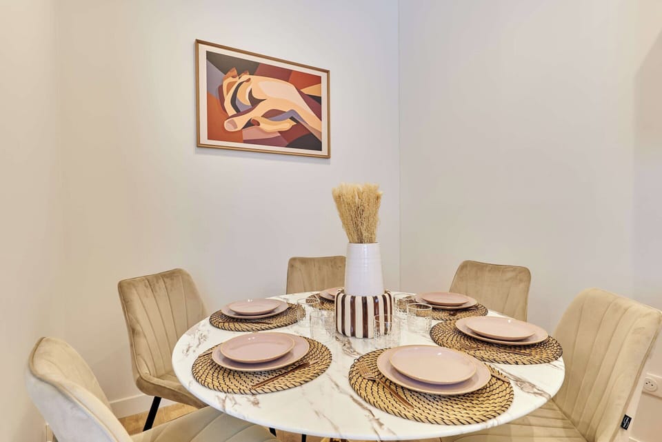 Apartment | Dining