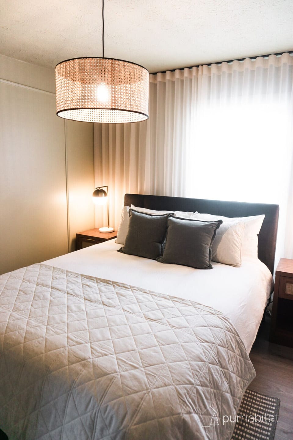 Chambre 2 avec un lit Queen