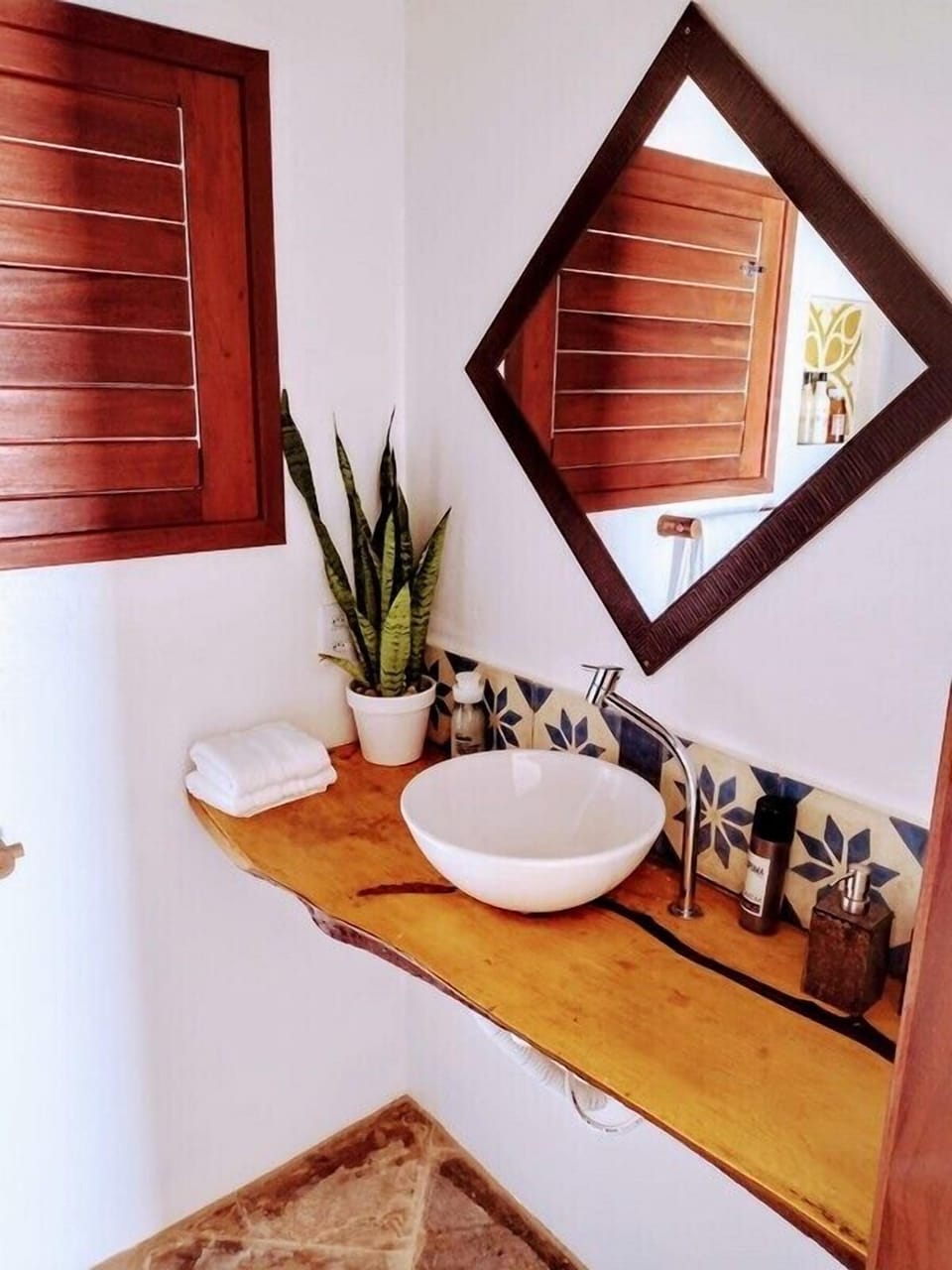 Family Villa, 6 Bedrooms, Private Pool | Bathroom | Shower, free toiletries, towels, soap