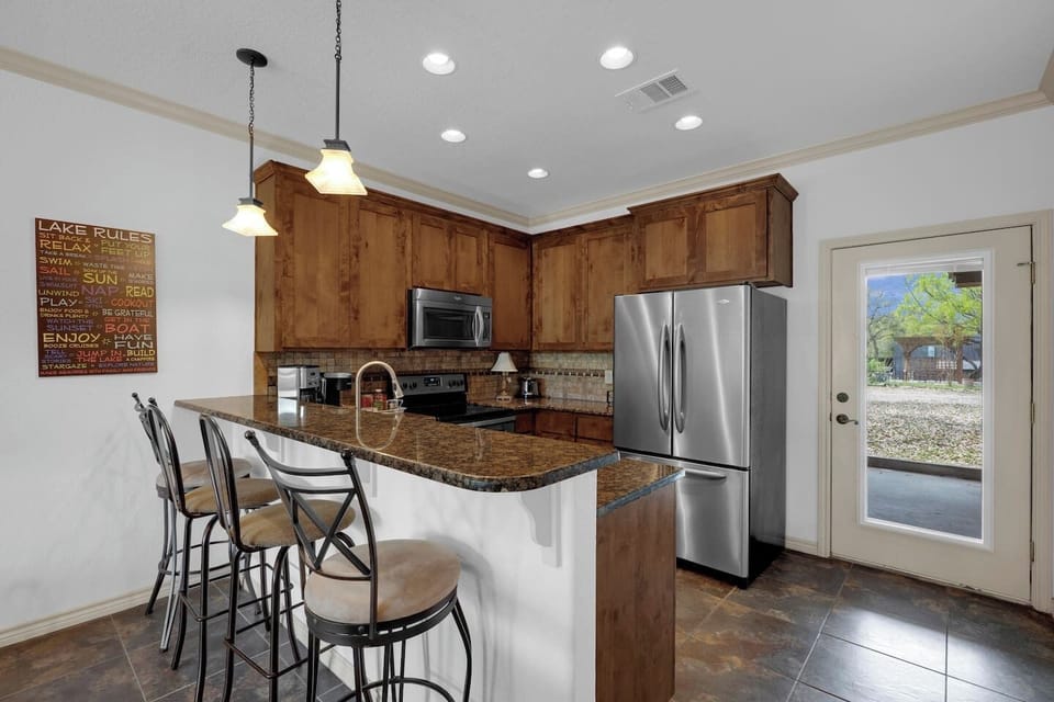 c0e9e094-74f6-4738-88f3-f629983c4438