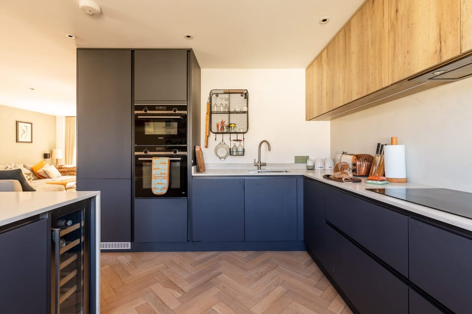 House | 4 bedrooms, desk, Internet