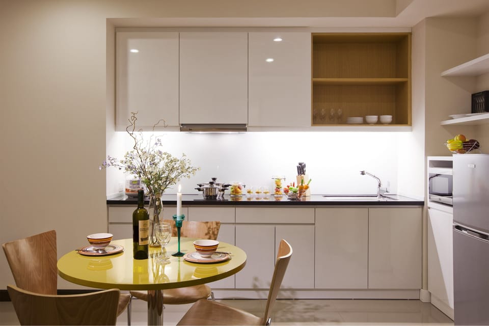 Apartment, 1 Bedroom | Private kitchen | Full-size fridge, microwave, stovetop, electric kettle