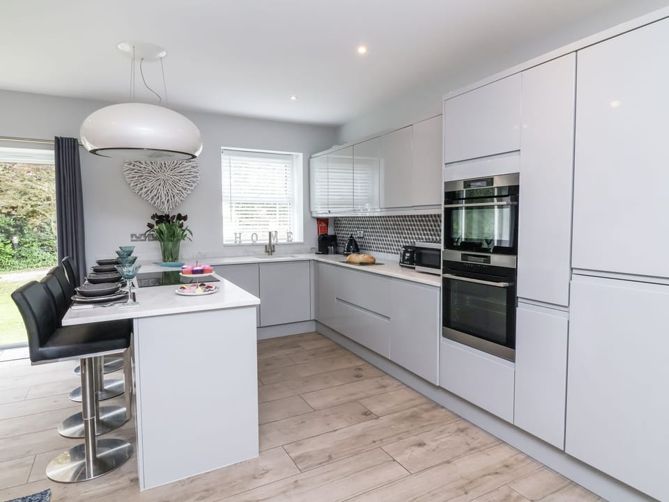 Fridge, microwave, dishwasher, toaster