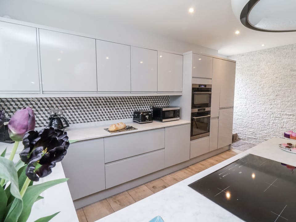 Fridge, microwave, dishwasher, toaster