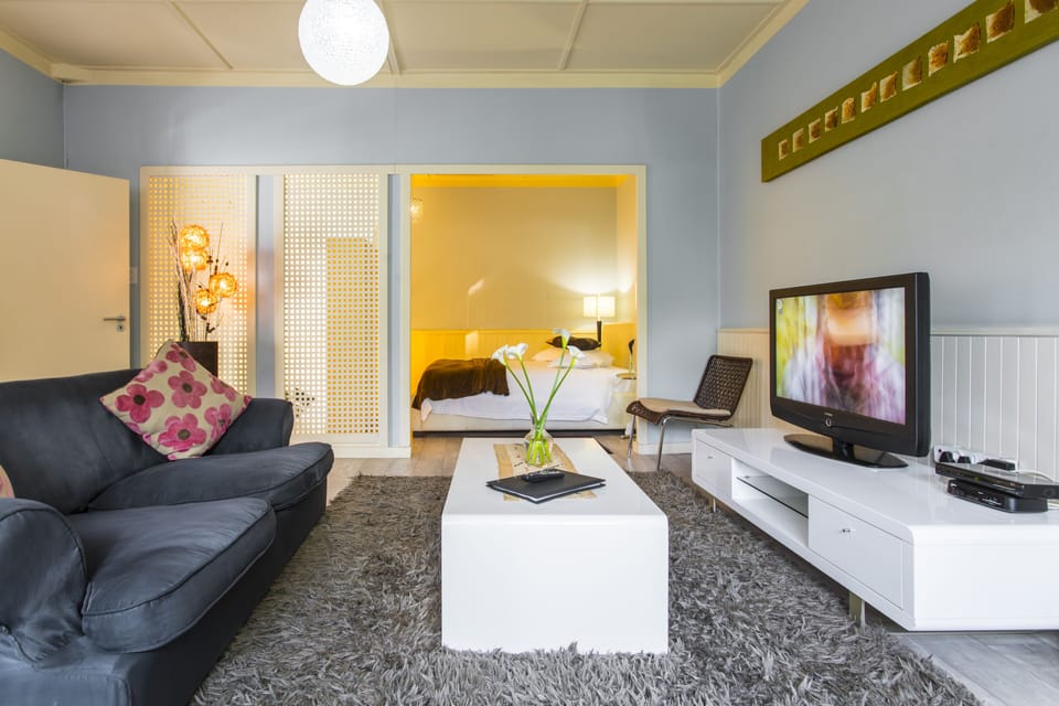 Family Cottage, 2 Bedrooms, Garden View, Courtyard Area (The Nest) | Living area