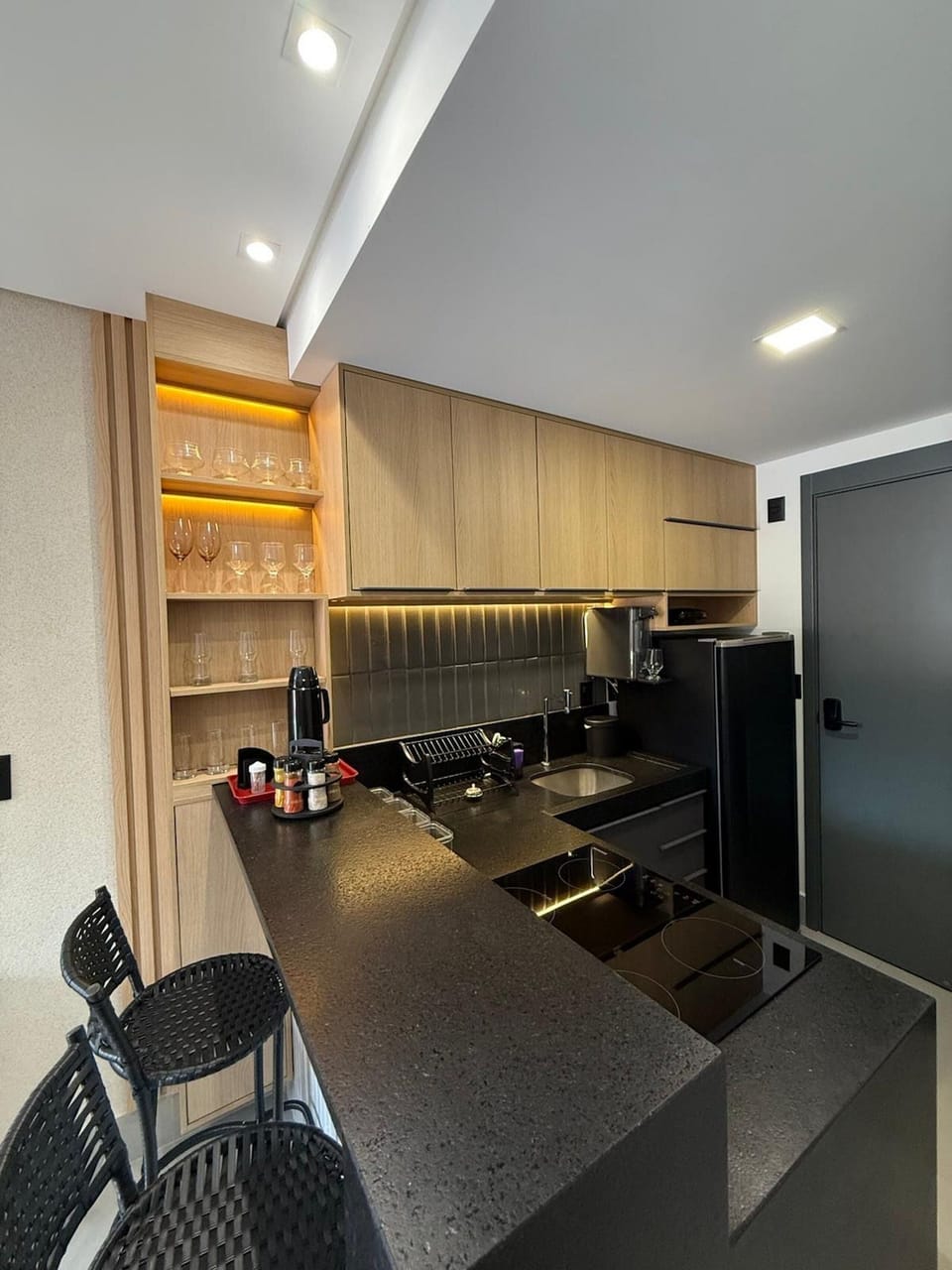 Classic Studio | Private kitchen | Mini-fridge, microwave, cookware/dishes/utensils