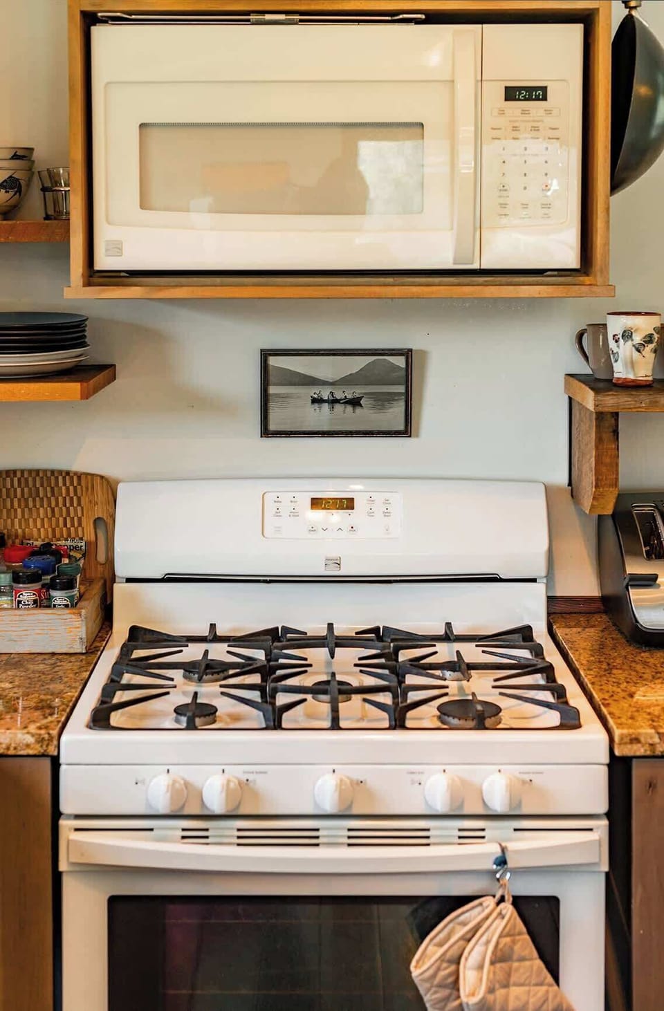 Gas stove and full oven for real cooking, not just a hot plate