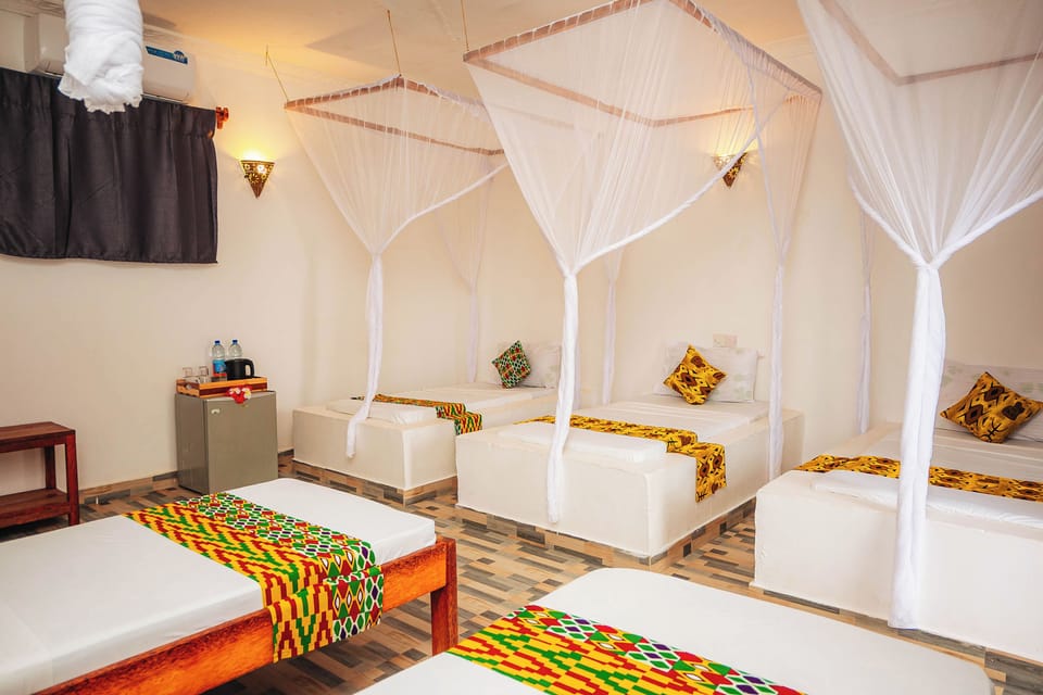 Quadruple Room | In-room safe, iron/ironing board, free WiFi