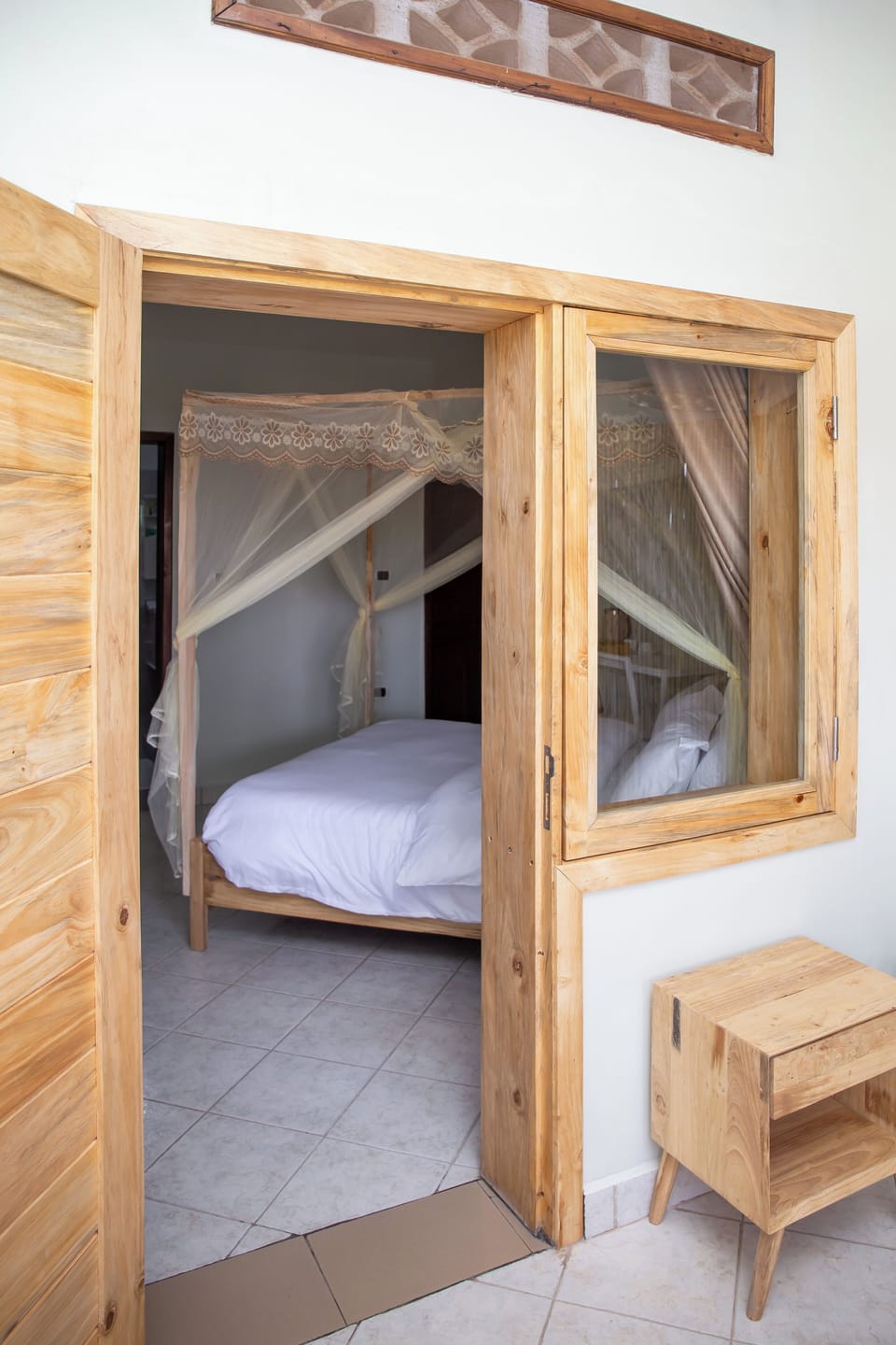 Deluxe Suite, Golf View | Desk, laptop workspace, WiFi (free), bed sheets