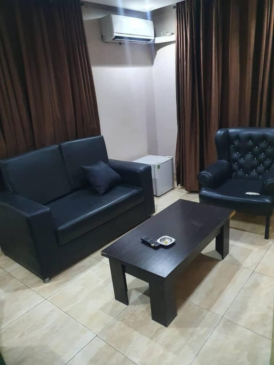 Basic Room | Living area
